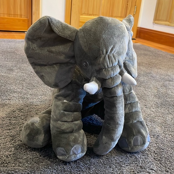 Source Unknown Other - Like new! Plush elephant 🐘